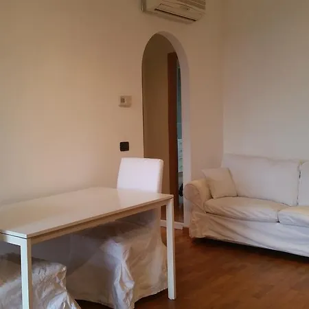 Aurelia Vatican House *